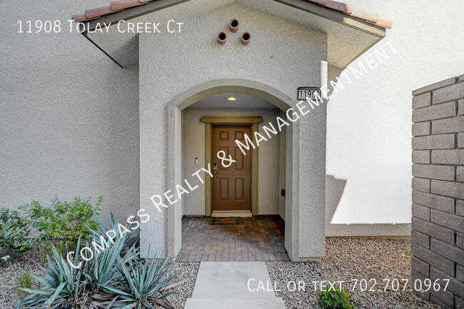 Building Photo - Fully Furnished Townhome in Summerlin