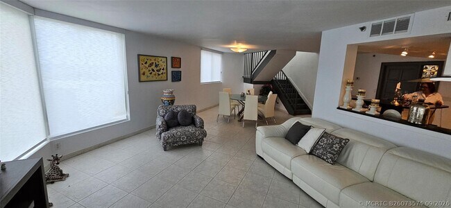 Building Photo - 2575 S Ocean Blvd