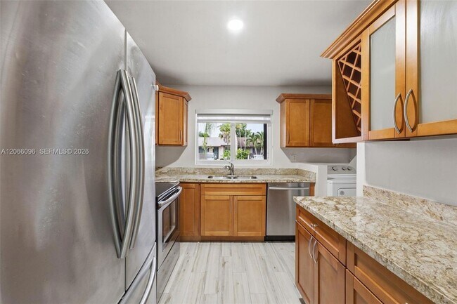 Building Photo - 11601 SW 123rd Ave