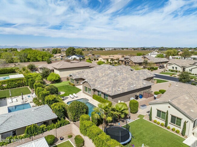 Building Photo - 2051 E Aris Dr