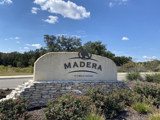 Building Photo - 24914 Resort Pkwy