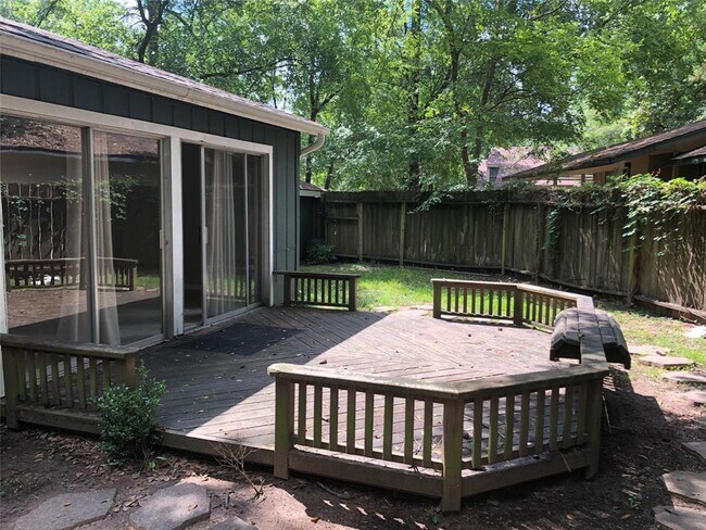 Building Photo - 1915 N Red Cedar Cir