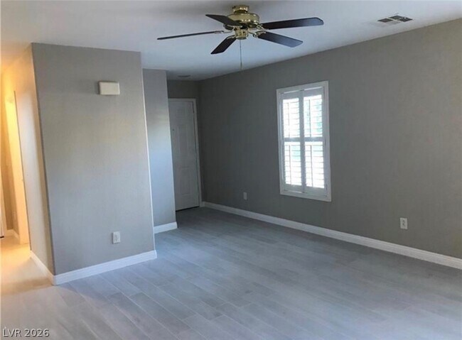 Building Photo - 6473 Blue Iris Ct