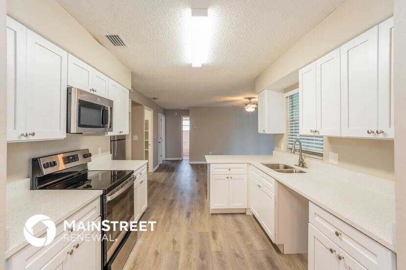 Building Photo - 3151 Valley High Dr