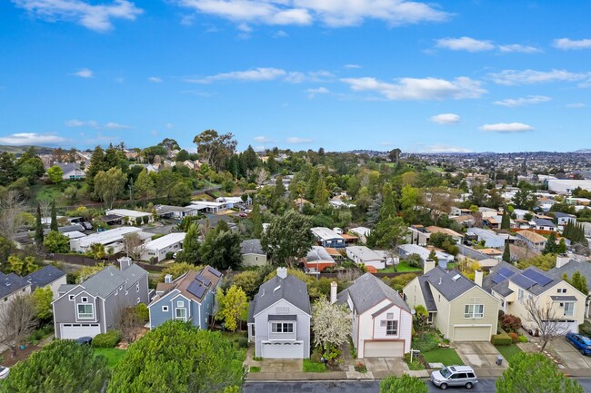 Building Photo - Stunning TriLevel Home, Walk to Cal State ...