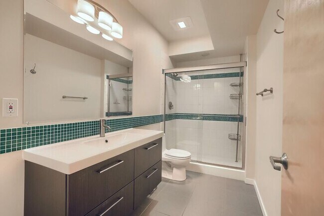 Building Photo - 2421 Rose Ct