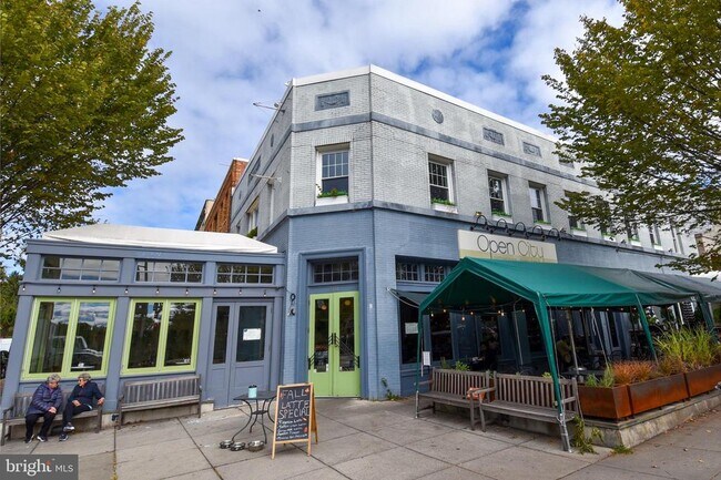 Building Photo - 2725 Connecticut Ave NW