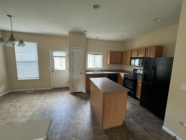 Building Photo - 2039 Creekridge Point