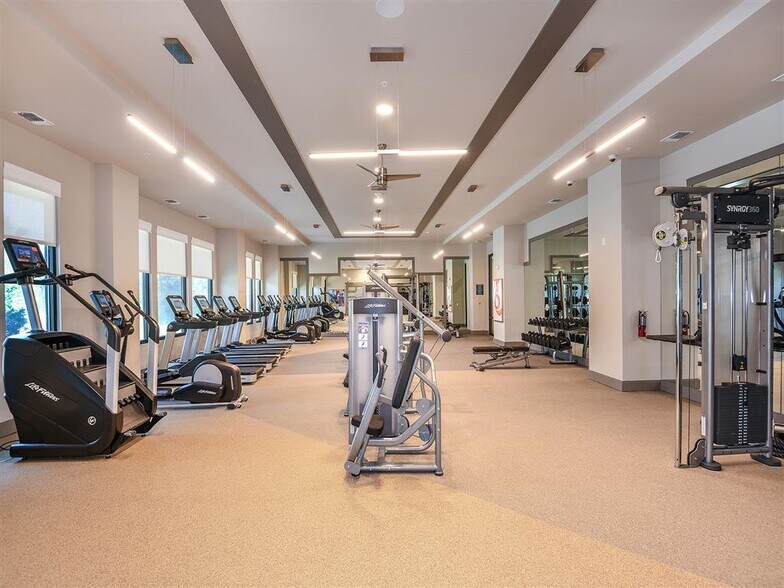 Building Photo - 568 Dr Martin Luther King Jr St S