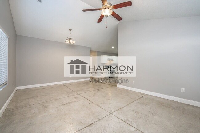 Building Photo - 417 Meadowlark Dr