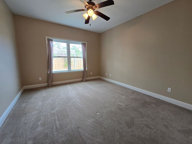 Building Photo - 138 Kaelyn Ln