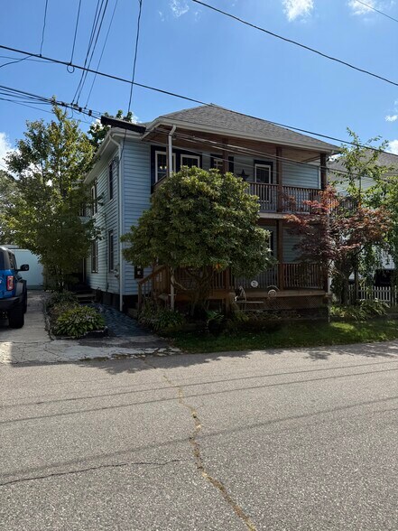 Primary Photo - 71 Jessie Ave
