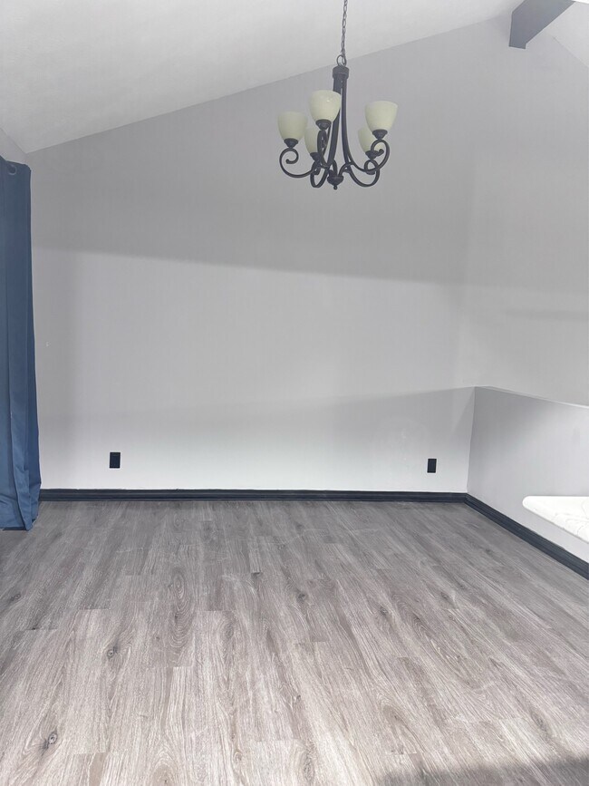 Building Photo - 12804 Olive St