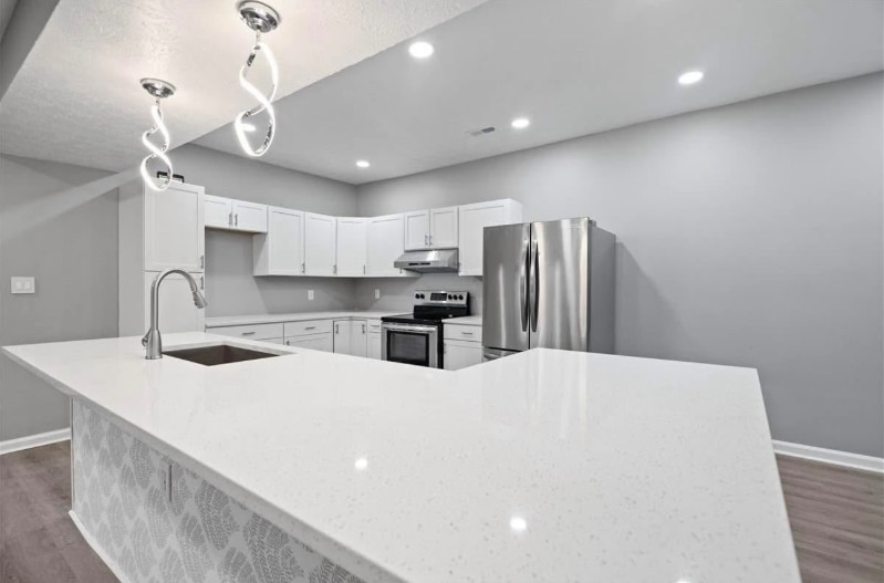 Primary Photo - 846 N Parker Ave