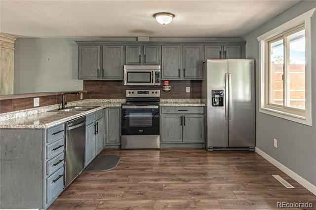 Building Photo - 3375 Montebello Dr W