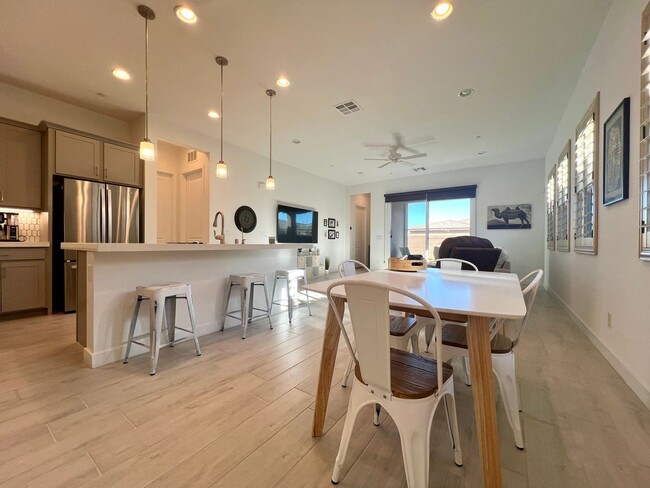 Building Photo - Immaculate 3 Bedroom Furnished Smart Home ...