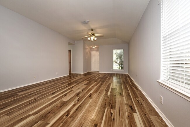 Building Photo - GREAT SINGLE STORY HOME | GATED COMMUNITY | NO CARPETS | CLOSE TO BANDERA & TEZEL RD | SHOPPING &...