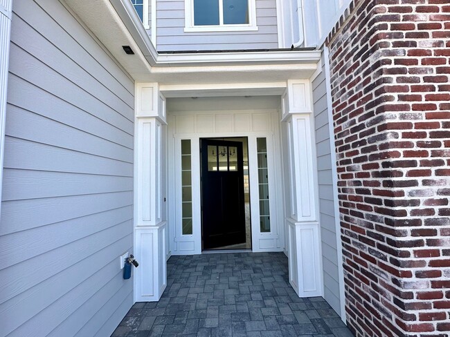 Building Photo - Stunning 5 Bedroom Home with Premium Upgrades Throughout