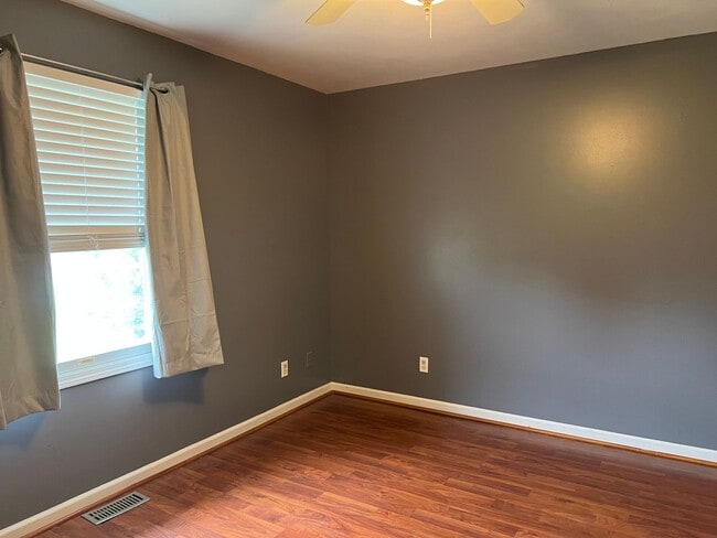 Building Photo - CHATHAM 2BEDROOM 1.5 BATH CONDO
