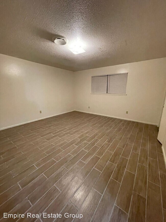 Building Photo - 2 br, 1 bath House - 602 E. Sunset Dr
