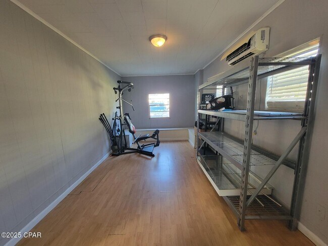 Building Photo - 1405 W 13th St