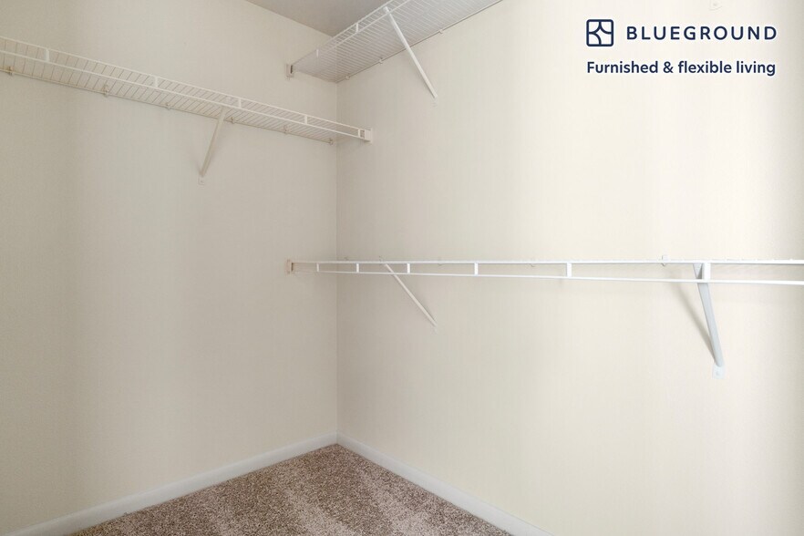 Building Photo - 3001 Esperanza Crossing