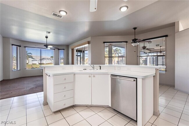 Building Photo - 8361 Trentwood Ct