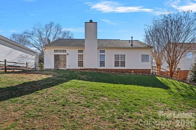 Building Photo - 107 Canopy Ct
