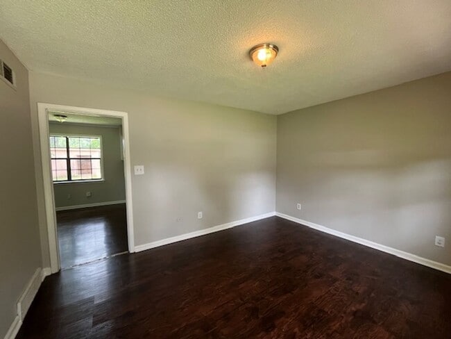 Building Photo - Renovated 3 Bedroom 1 Bath Home for Rent!!