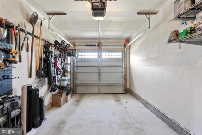 Building Photo - 158 Bibury St
