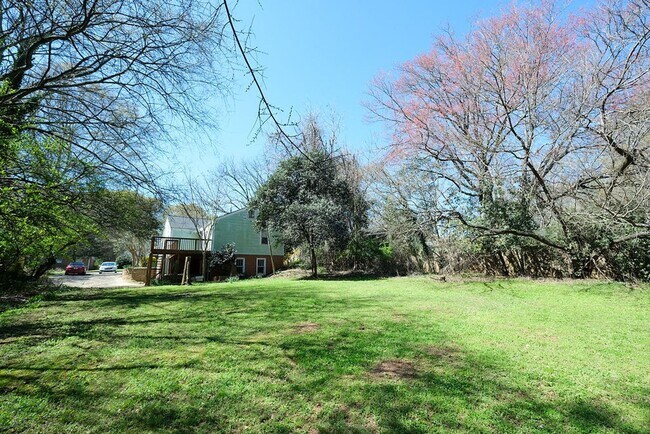 Building Photo - 134 Westover Dr