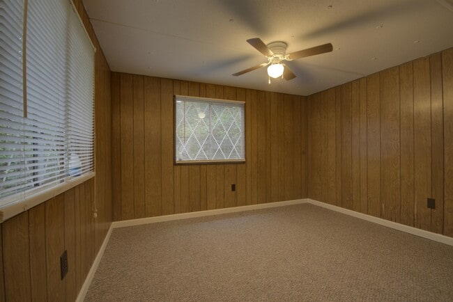 Building Photo - 54 Dillingham Rd