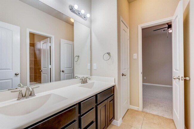 Building Photo - 166 Jaxxon Pointe Dr