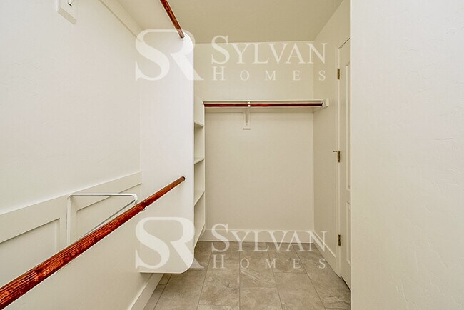 Building Photo - Charming 4BR 2BA Home