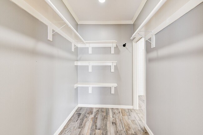 Building Photo - 3 Bed 2 Bath Fenced Home!