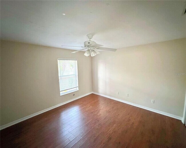 Building Photo - 12 Peruvian Ln