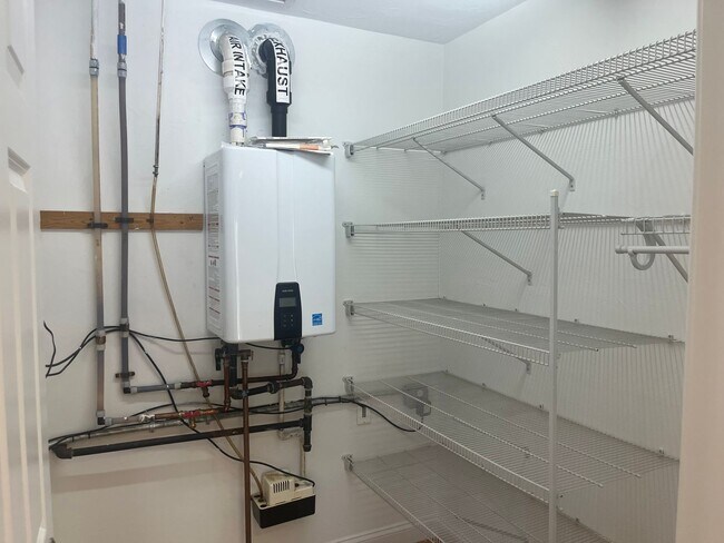 Building Photo - King Light, LLC