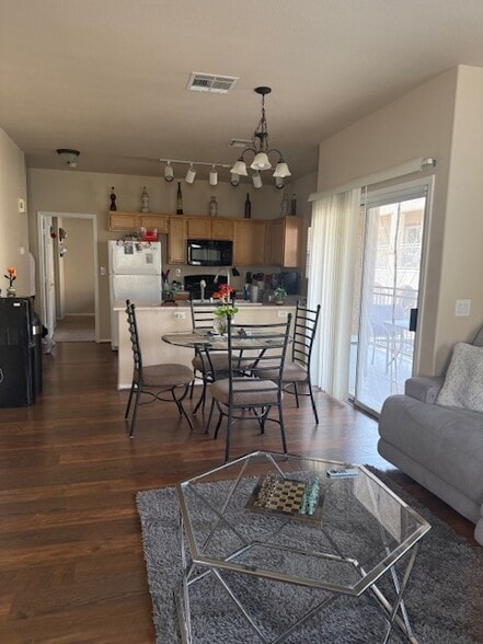 Building Photo - 3805 Juno Beach St