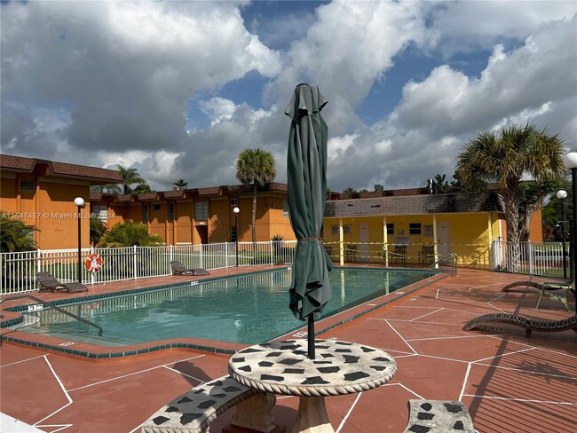 Building Photo - 9445 SW 76th St