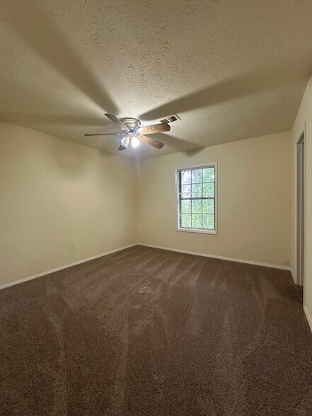 Building Photo - Room in Townhome on Destin Cir