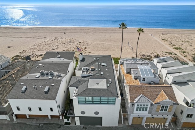 Building Photo - 2108 E Oceanfront