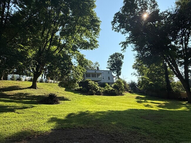 Building Photo - 111 Mill Hill Rd