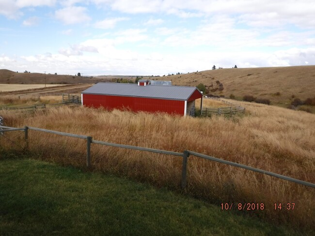 Building Photo - Gorgeous Home on 20 Acres- Horses Welcome!