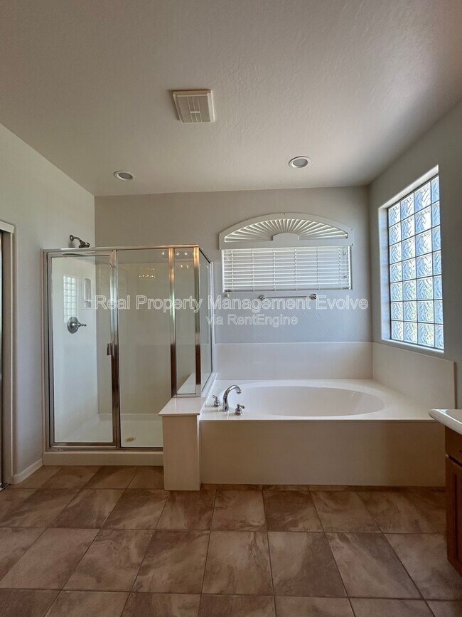 Building Photo - 9707 S 45th Ave