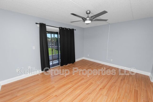 Building Photo - 2862 Somerset Park Dr