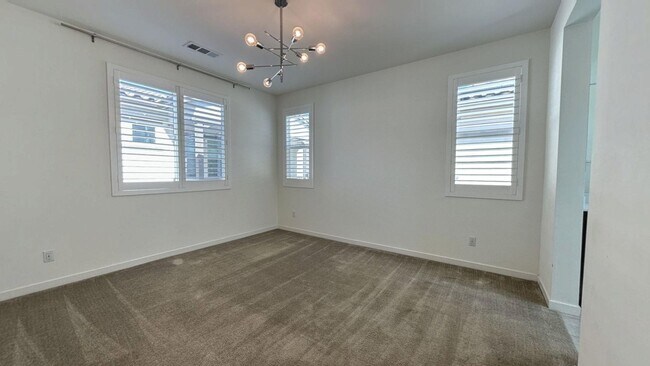 Building Photo - 26149 Park Ave