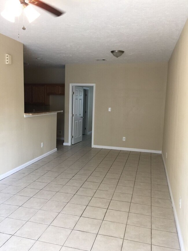 Building Photo - 9509 Merle St