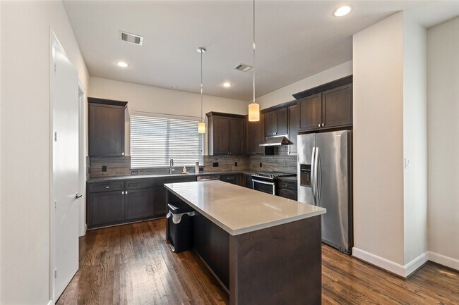 Building Photo - 314 Eado Park Cir