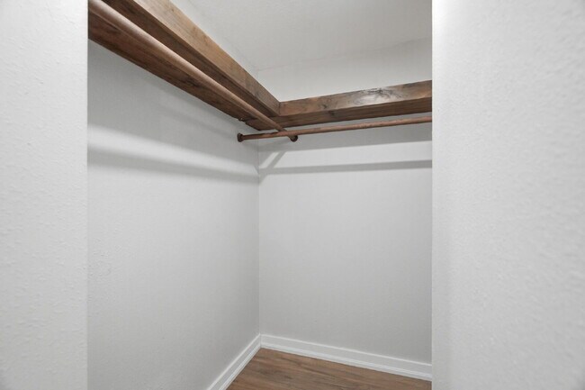 Building Photo - Condo For Rent in Largo with TONS OF UPGRADES!