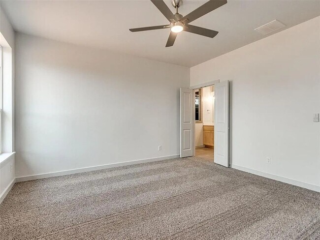 Building Photo - 4601 Olivera St